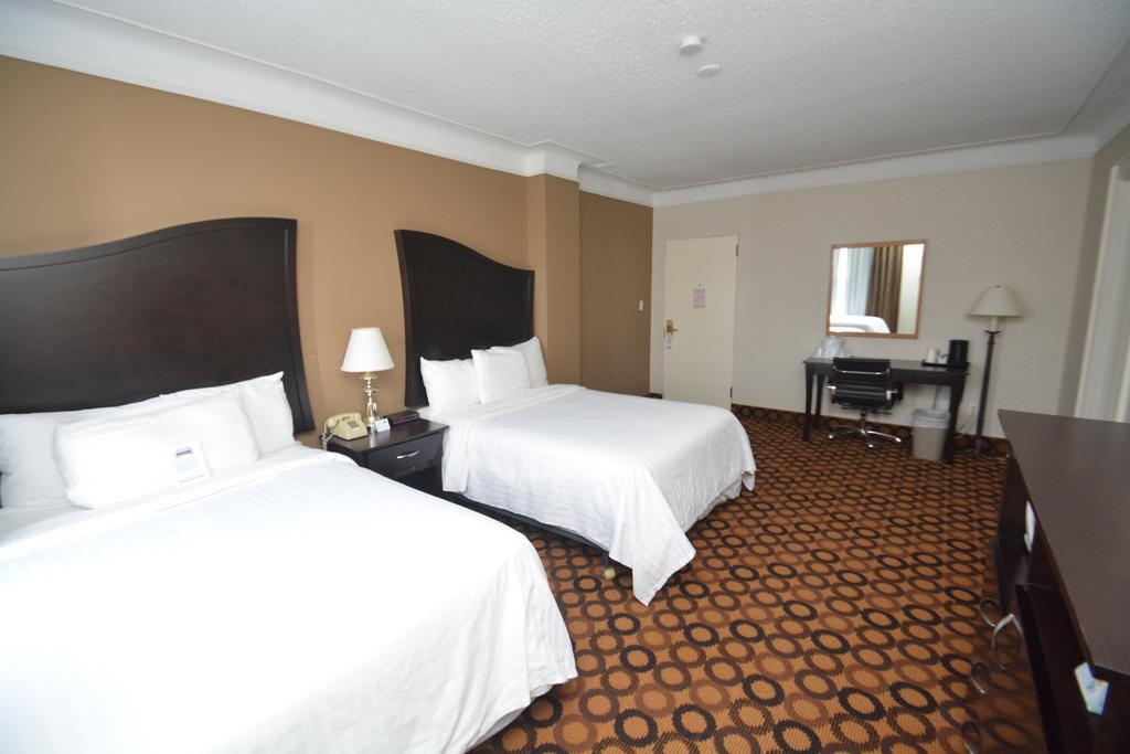 Prince Arthur Waterfront Hotel & Suites Thunder Bay Bagian luar foto