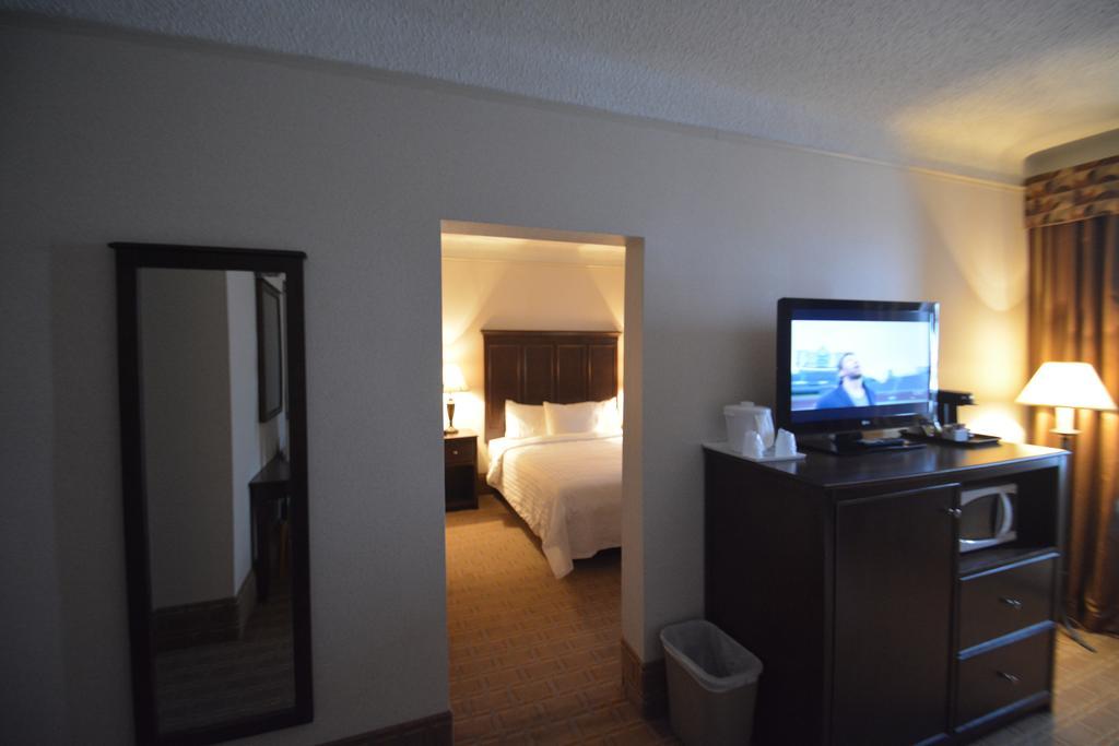 Prince Arthur Waterfront Hotel & Suites Thunder Bay Bagian luar foto