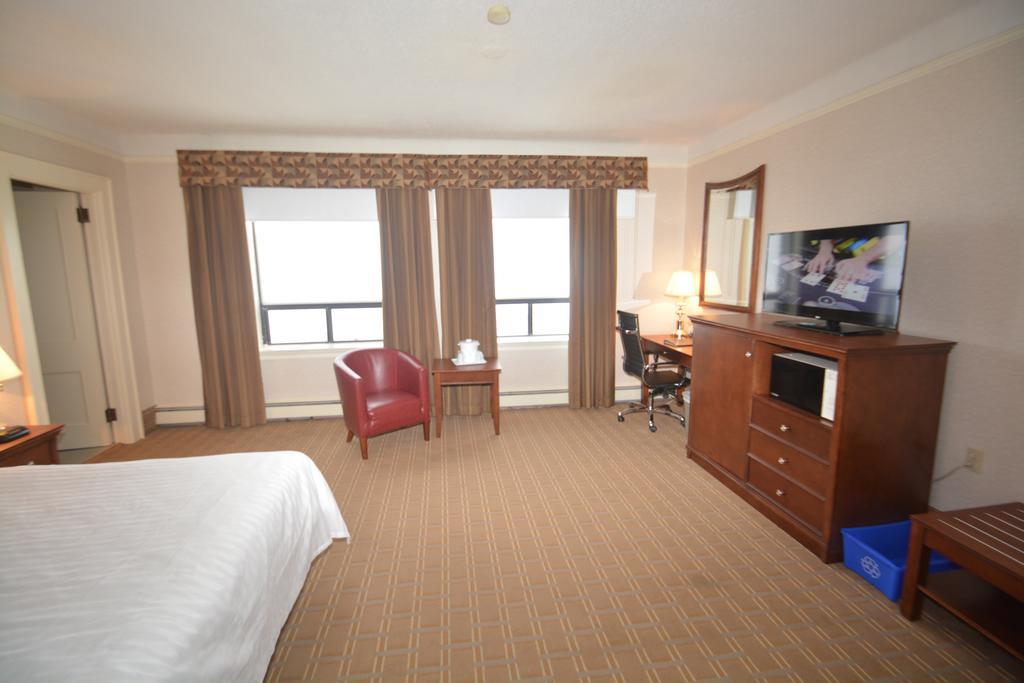 Prince Arthur Waterfront Hotel & Suites Thunder Bay Bagian luar foto