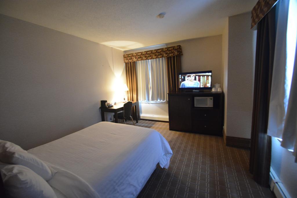 Prince Arthur Waterfront Hotel & Suites Thunder Bay Bagian luar foto