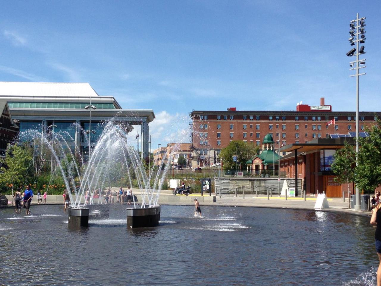 Prince Arthur Waterfront Hotel & Suites Thunder Bay Bagian luar foto