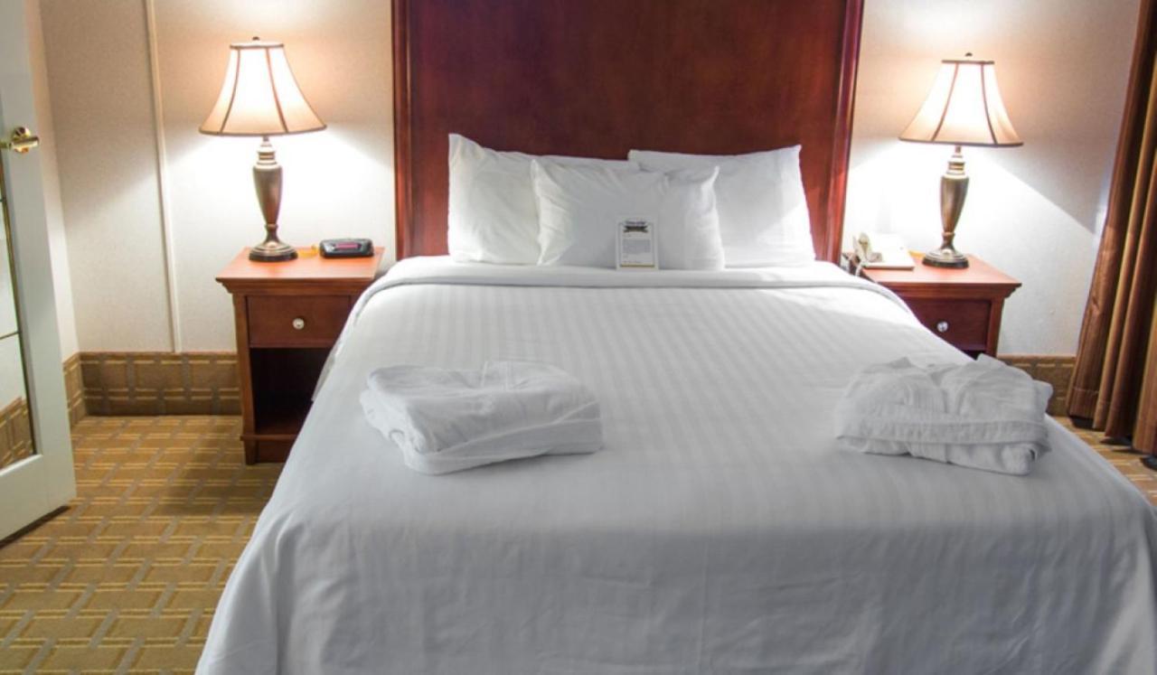 Prince Arthur Waterfront Hotel & Suites Thunder Bay Bagian luar foto